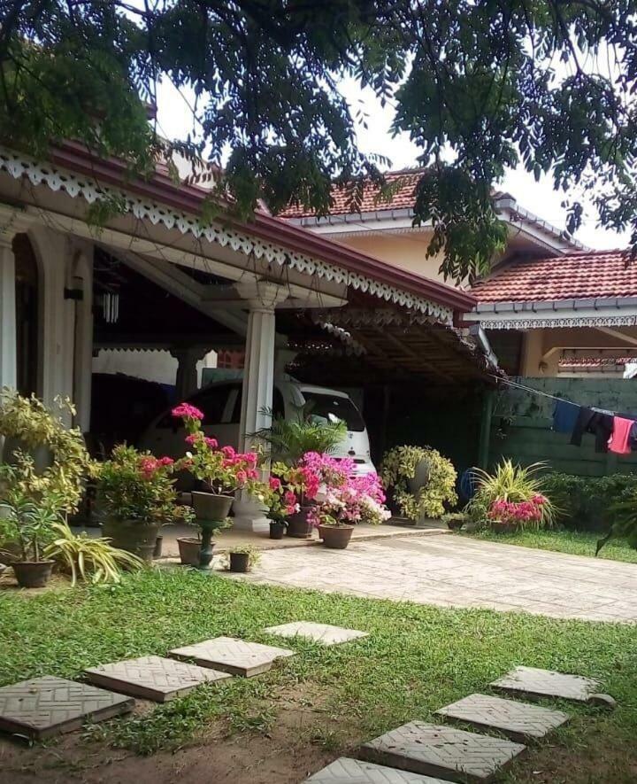 Ruslanka Homestay Ettukala Esterno foto